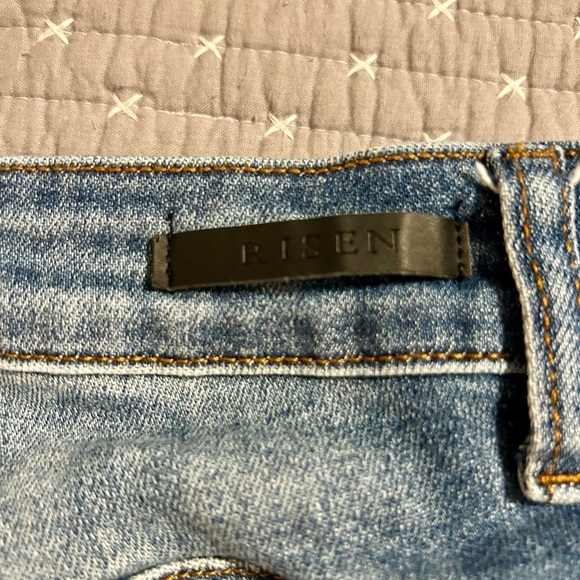 Risen Blue Distressed Jean Shorts Size 2XL - Picture 4 of 6